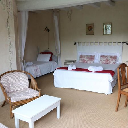 Chambres D'Hotes Du Noisillet Cinais Exteriér fotografie