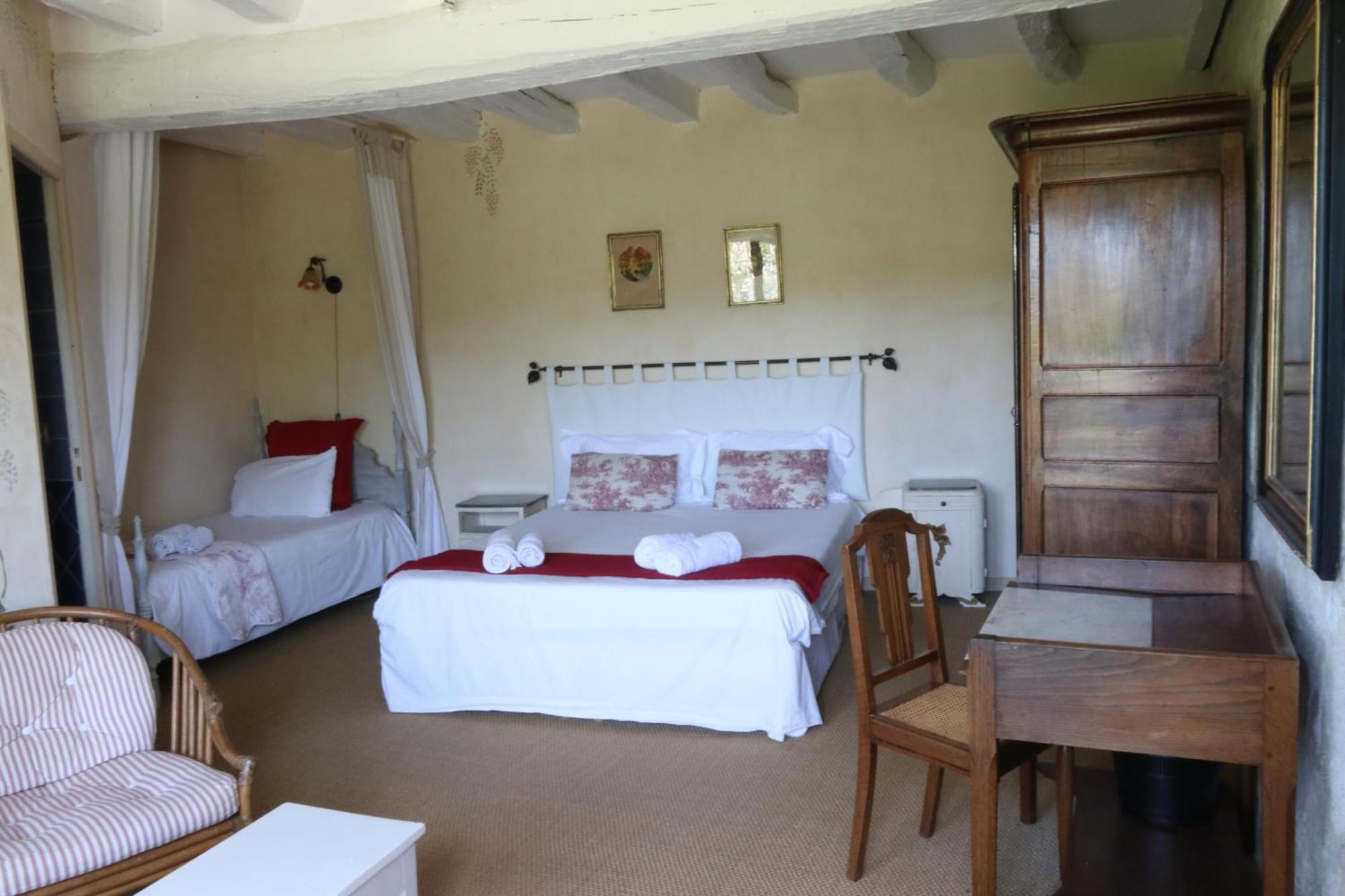 Chambres D'Hotes Du Noisillet Cinais Exteriér fotografie