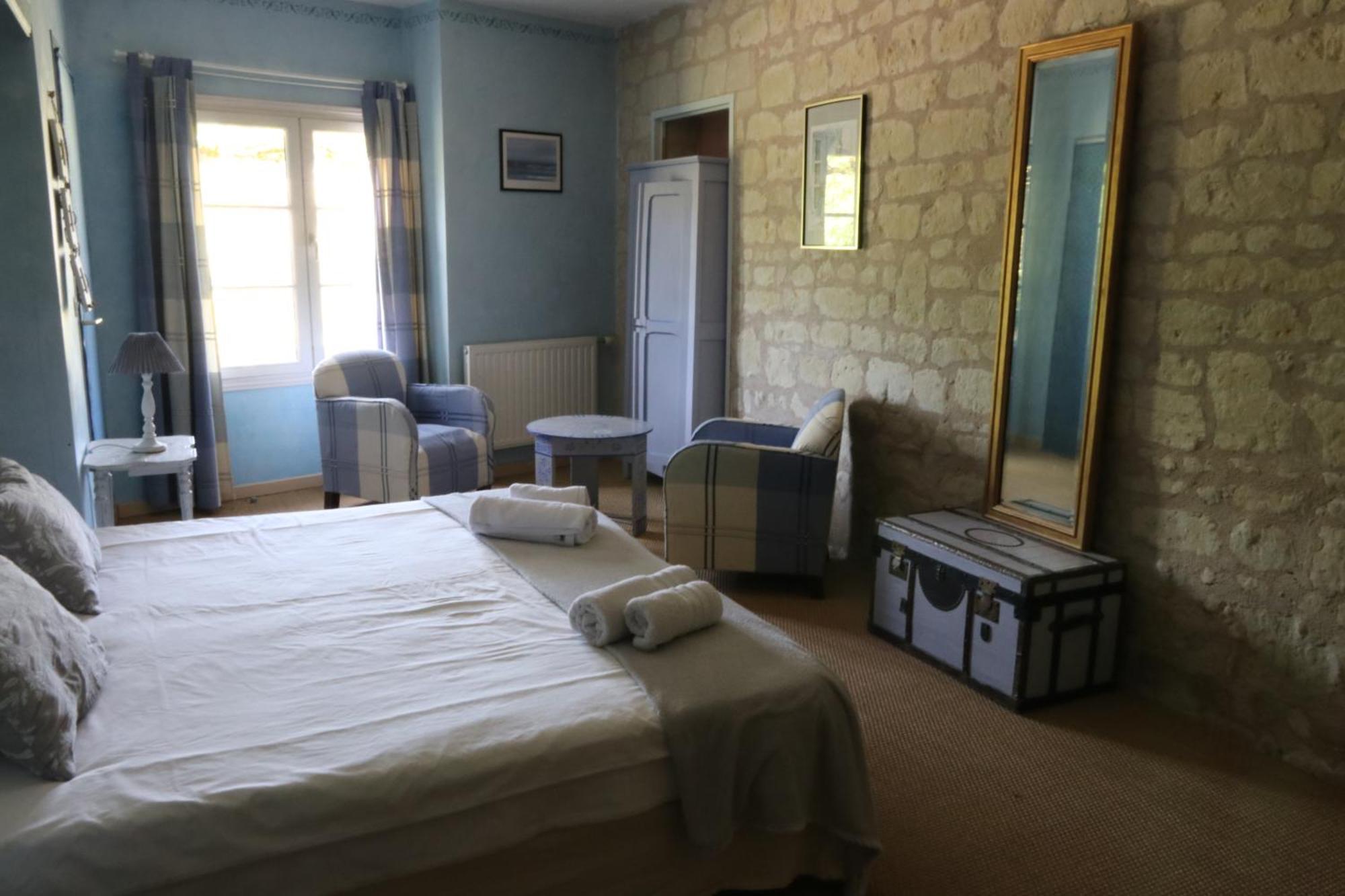 Chambres D'Hotes Du Noisillet Cinais Exteriér fotografie