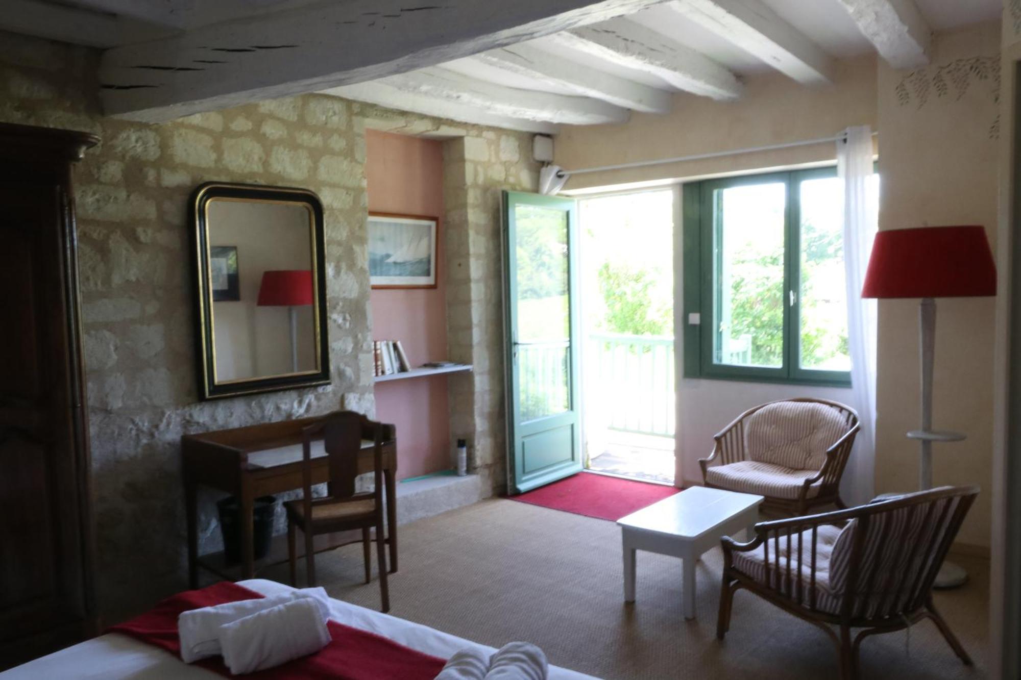 Chambres D'Hotes Du Noisillet Cinais Exteriér fotografie